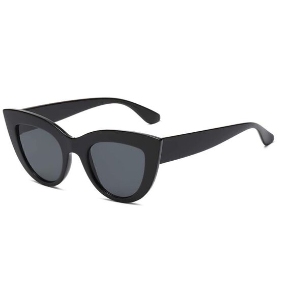 Oversized Black Cat Eye Sunglasses